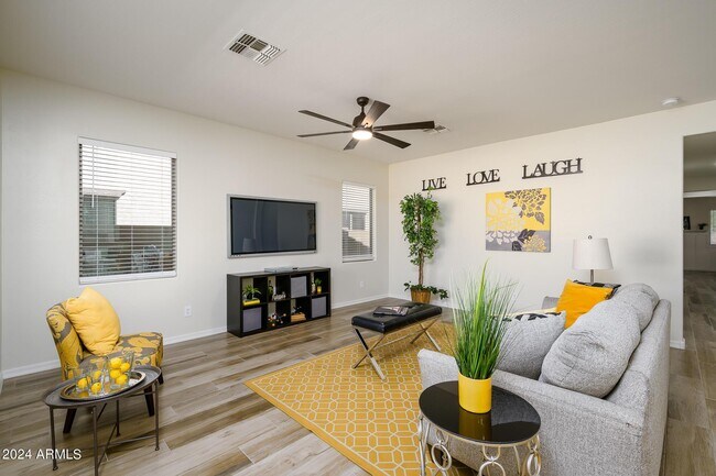 Building Photo - 17618 W Crocus Dr