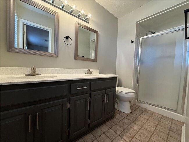 Building Photo - 350 E Margaret Pl