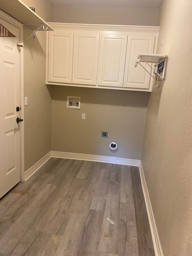 Building Photo - 906 Mockingbird Ln