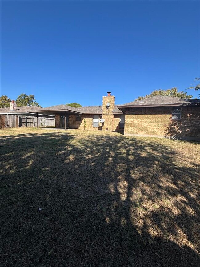 Building Photo - 7816 NW Baldwin Ave