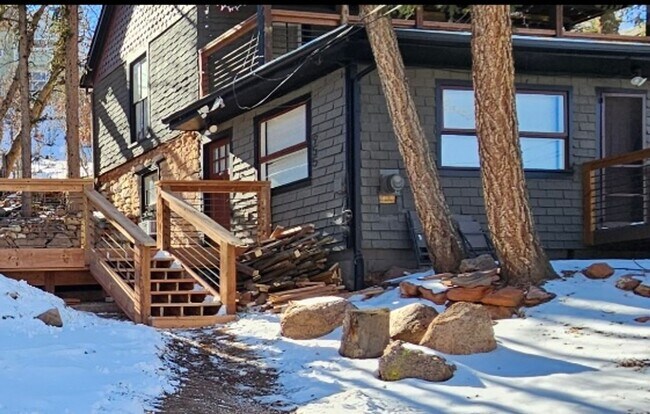 Primary Photo - 955 Osage Ave
