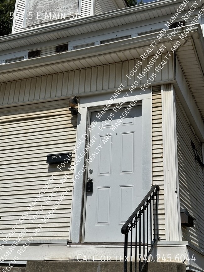 Building Photo - 927.5 E Main St