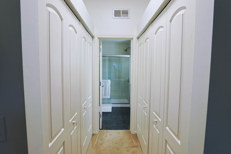 Building Photo - 1049 Talbots Ln