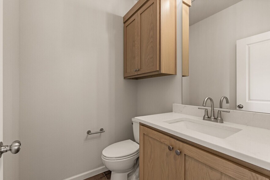 Building Photo - 319 W Commercial St