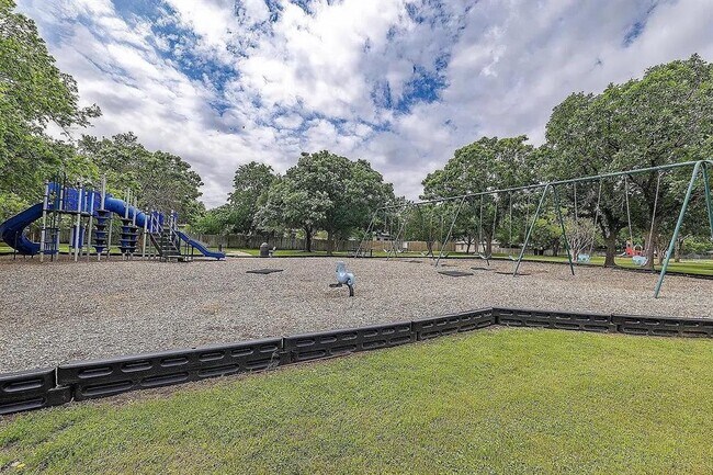 Building Photo - 1967 Mexia Dr