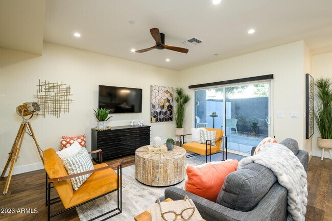 Building Photo - Exclusive Urban Sanctuary—Sophisticated Townhouse in Vibrant Phoenix