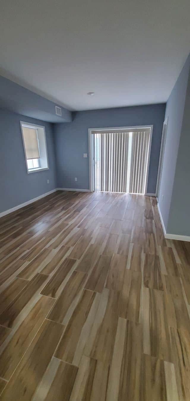 Building Photo - 220 WILLIAM St