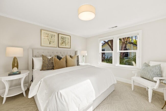 Building Photo - 105 Pepper Ave