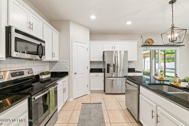 Building Photo - 3149 Silverado Cir