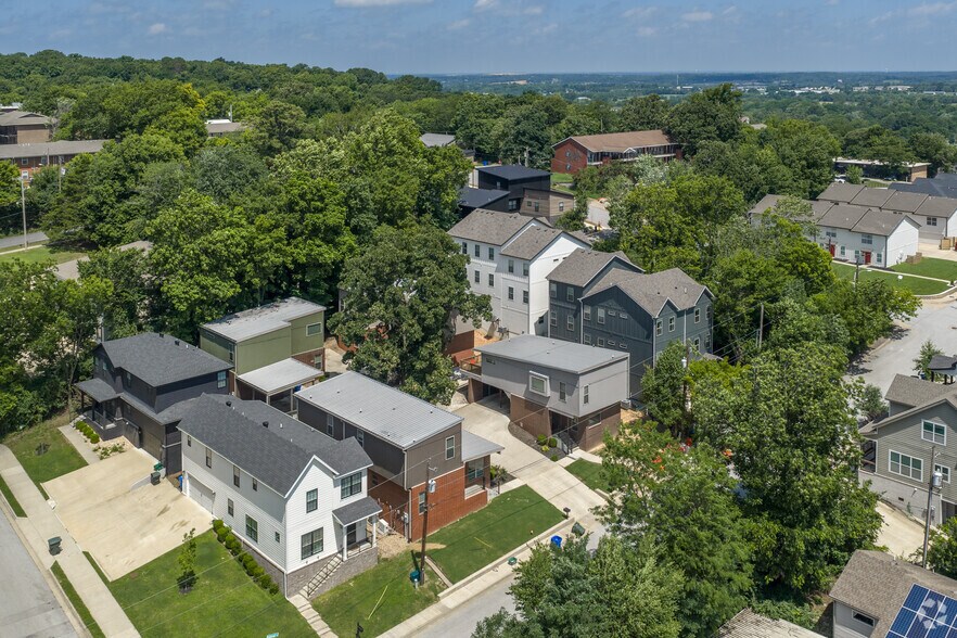Aerial Photo - Oakland Properties (3bed/3.5bath)