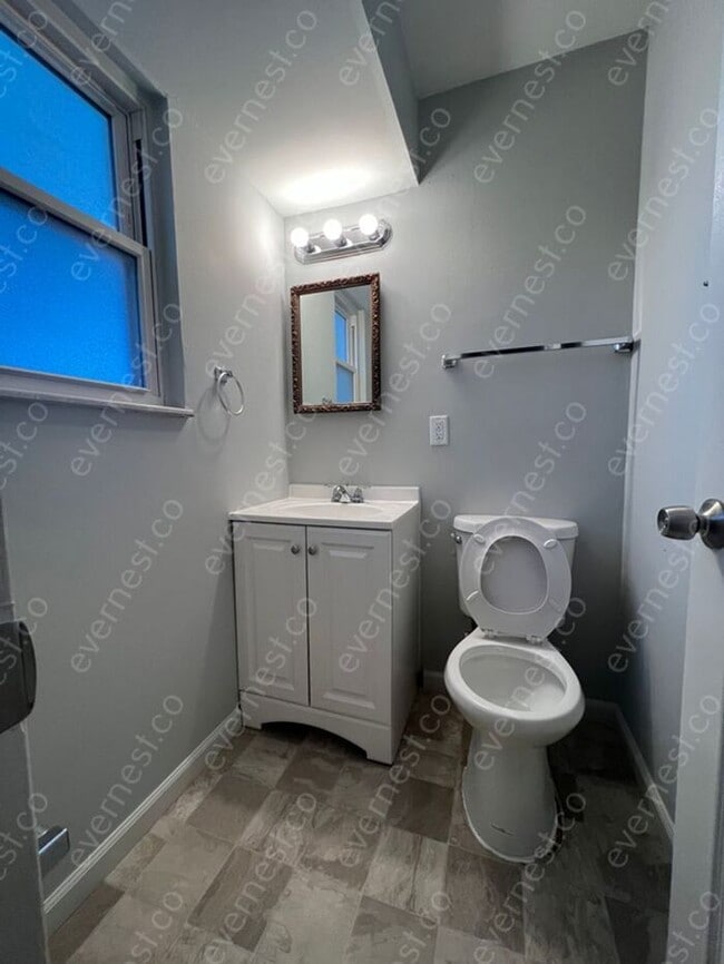 Building Photo - 2931 Oriental Dr