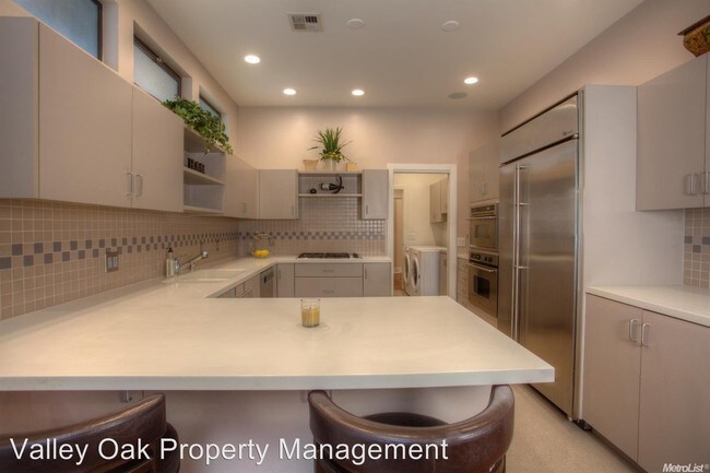 Building Photo - 115 Park Ave