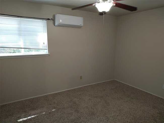 Building Photo - 11701 Shoshone Dr