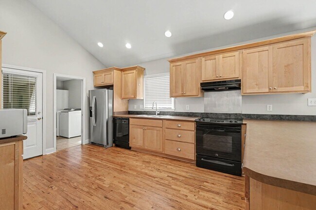 Building Photo - 290 University Cir