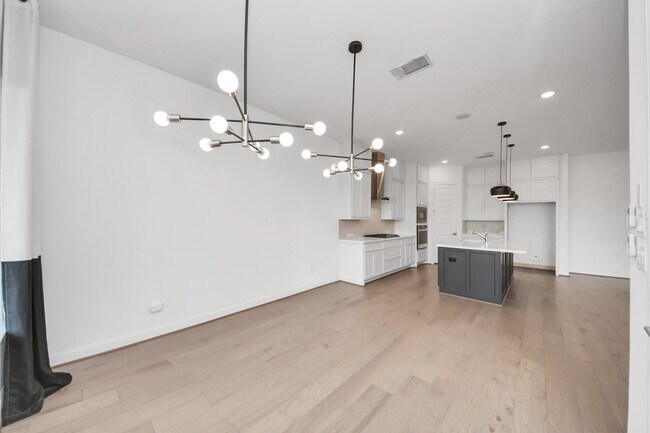 Building Photo - 1719 Delta Oaks Dr