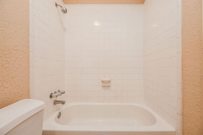 Building Photo - 14230 Cellini Dr