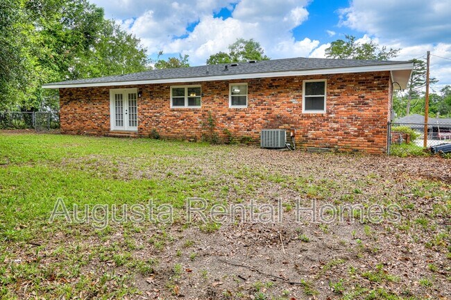 Building Photo - 1406 Ridgewood Dr