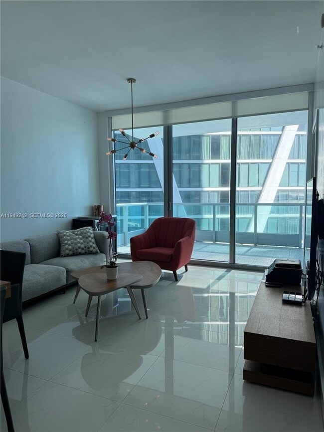 Building Photo - 900 Biscayne Blvd