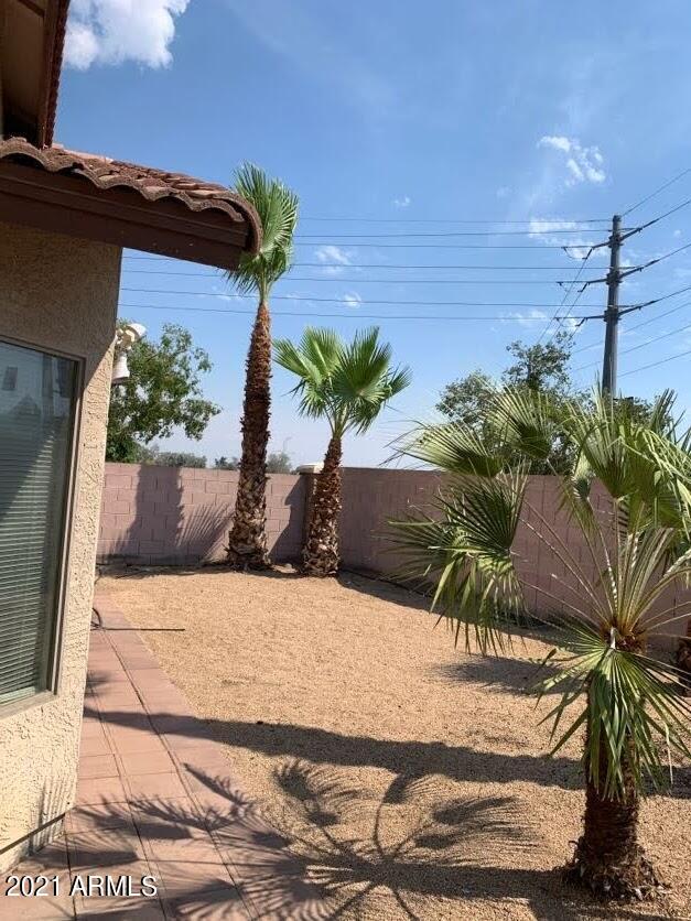 Building Photo - 6005 S 15th Dr