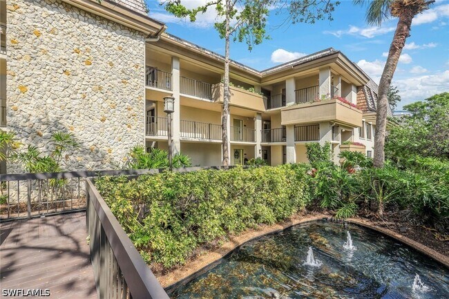 Building Photo - 5954 Pelican Bay Blvd