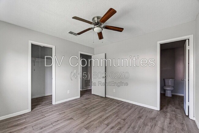 Building Photo - 16835 S Lighthouse Dr