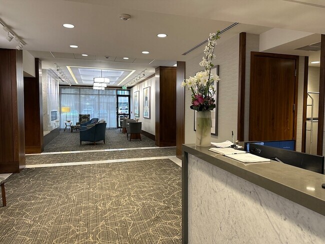 Building Photo - 6 Whittier Pl