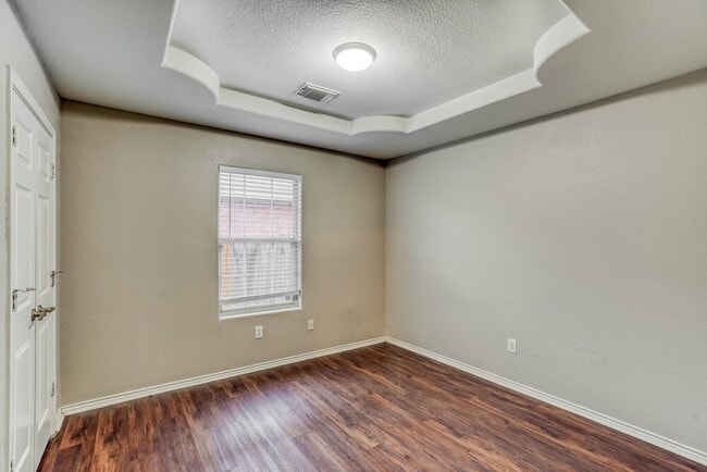 Building Photo - 18719 Reynolds Park Dr