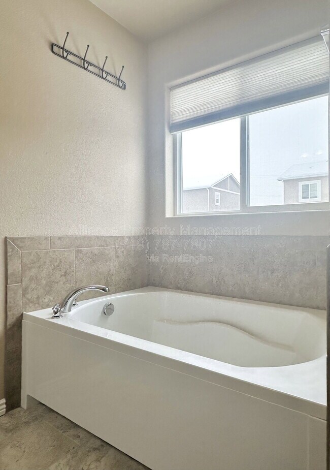 Building Photo - 9532 Bryce Canyon Dr