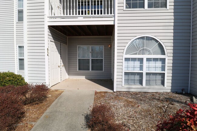 Building Photo - 214 Quietwood Dr