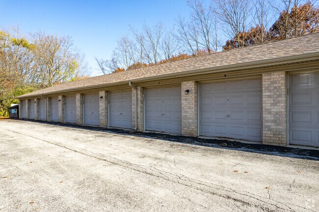 Building Photo - 5120 Shadow Creek Dr