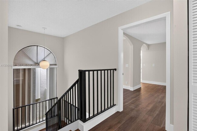 Building Photo - 587 NW 38th Ave