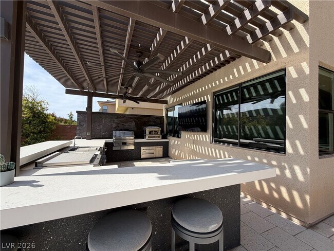 Building Photo - 66 Pristine Glen St