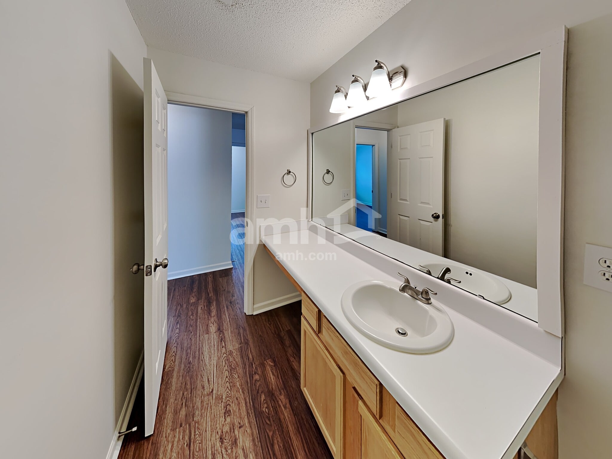 Building Photo - 1327 Arbor Greene Dr