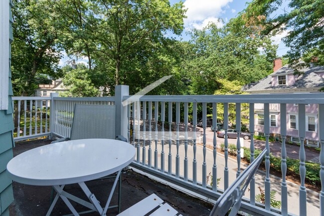 Building Photo - Nice 3 bed in Brighton