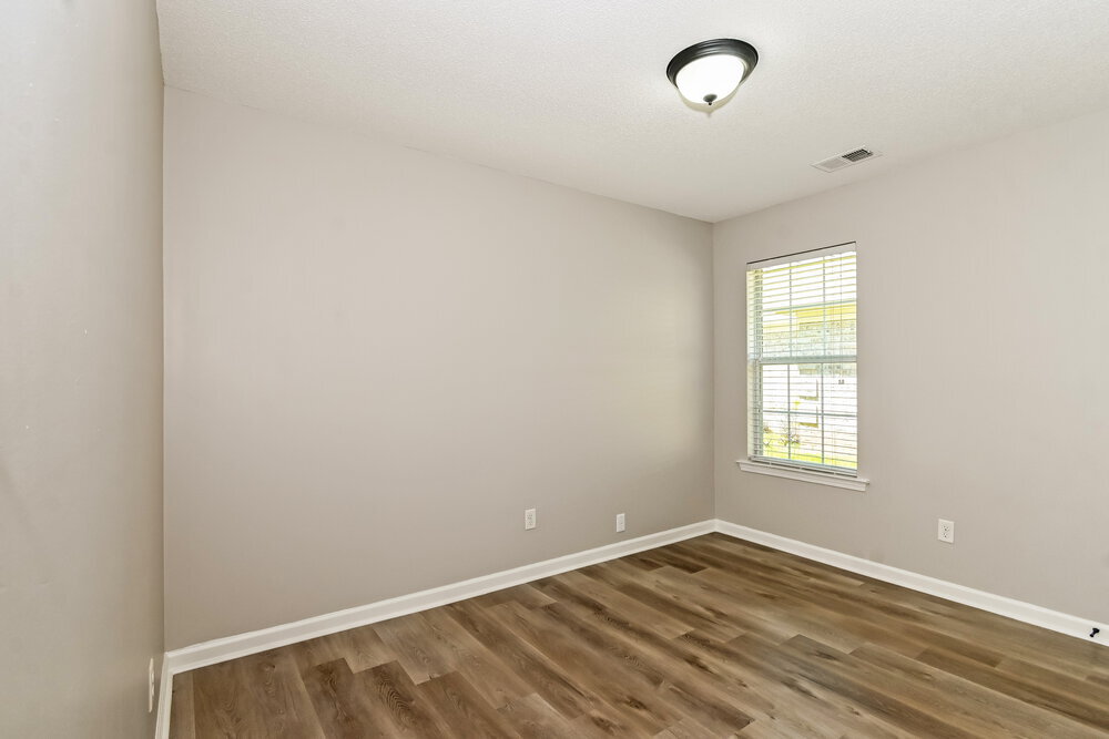 Building Photo - 9892 Southern Oak Way