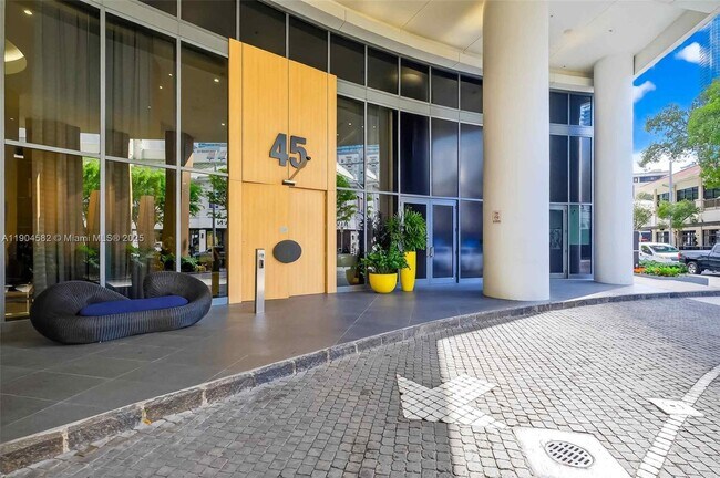 Building Photo - 45 SW 9th St