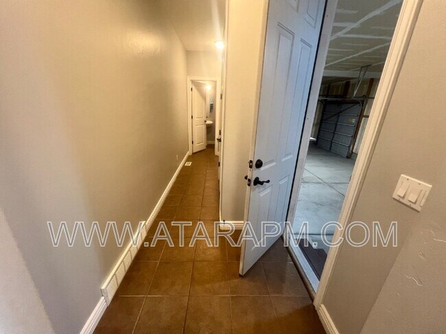 Building Photo - 13571 S Buckeye View Way