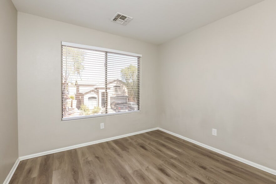 Building Photo - 12415 W El Nido Ln