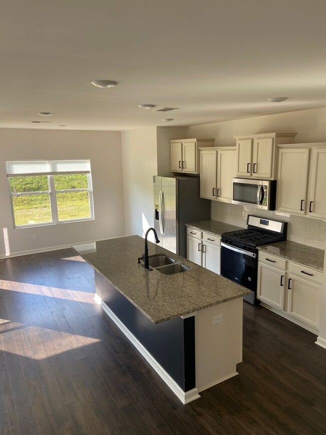 Building Photo - New For Rent in Springville!