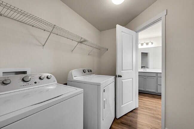 Building Photo - $2,550 - 3 Bed, 2.5 Bath Home in Co Spring...