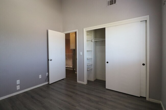 Building Photo - Spacious Northpointe Condo – 3 Bedrooms + Office | 3 Baths | Attached 2-Car Garage