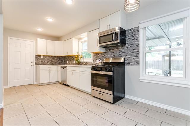 Building Photo - 10265 San Lorenzo Dr