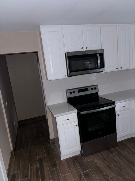 Building Photo - 32952 Urban Ave