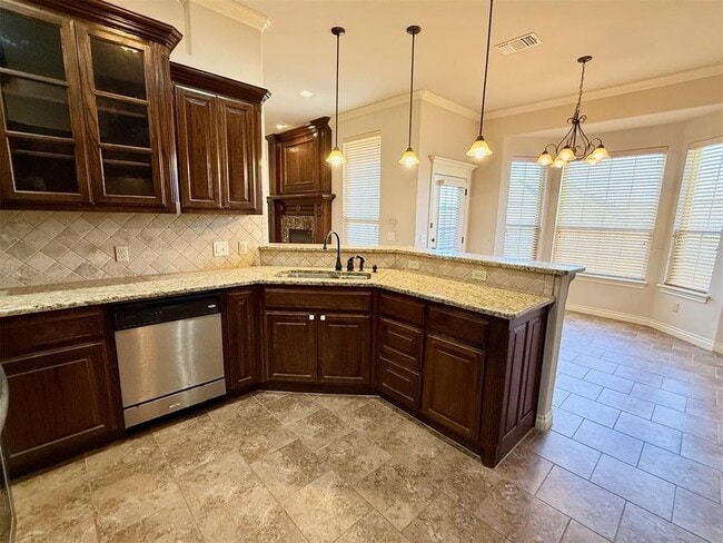 Building Photo - 620 Summit Crest Ln