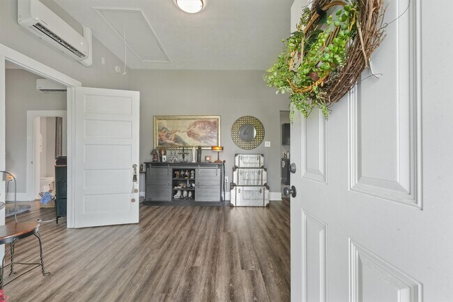 Building Photo - 4912 Avenue R