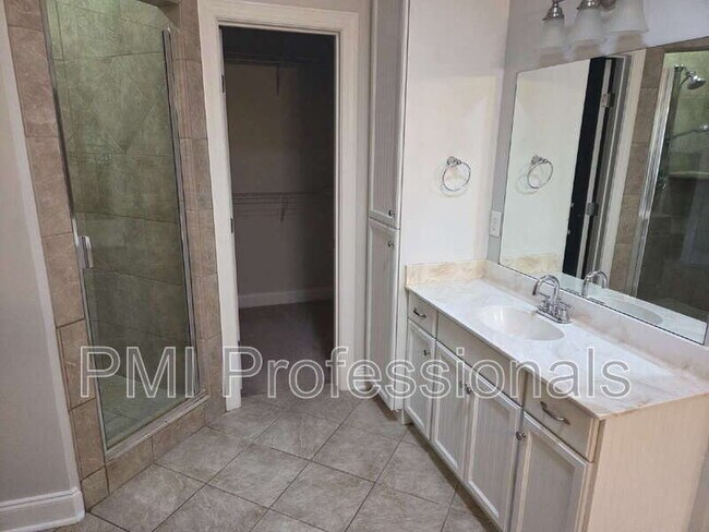 Building Photo - 1205 Cascade Falls Dr