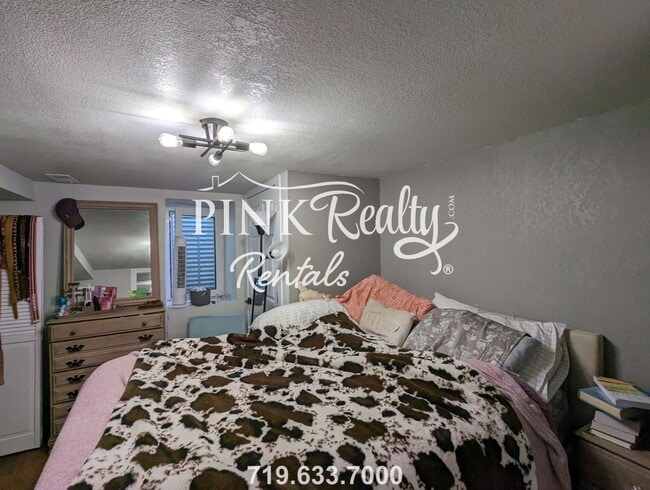 Building Photo - 1719 W Kiowa St