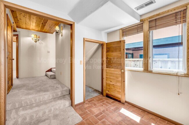 Building Photo - 1231 Funston Ave