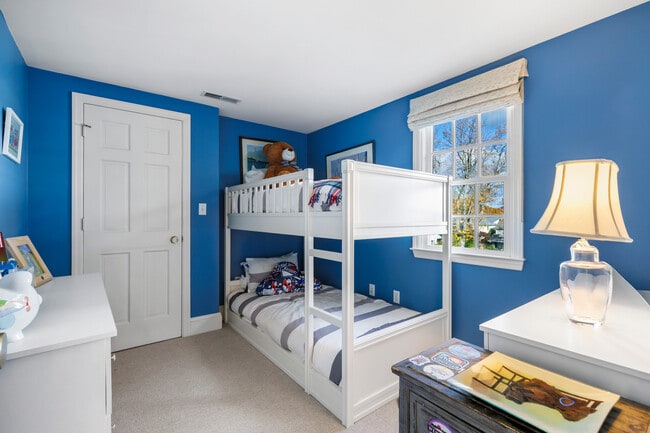 Building Photo - 15 Overlook Pl