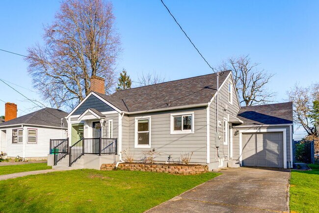 Building Photo - 1937 NE Dekum St